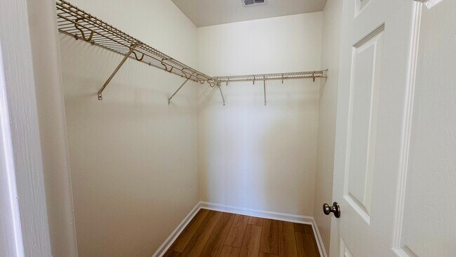 Building Photo - 1136 Moss Grove Dr