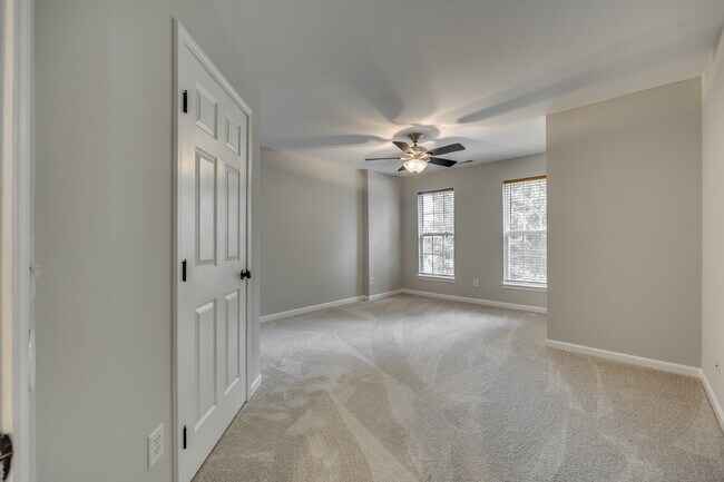 Building Photo - "Charming 3-Bedroom Retreat in Fort Mill -...