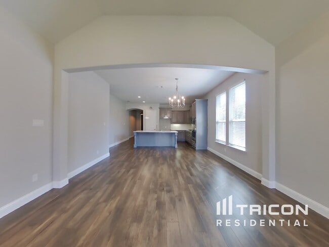 Building Photo - 5636 Grove Cove Dr