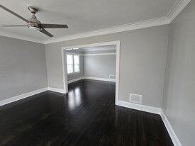 Building Photo - 2724 W 35th Pl