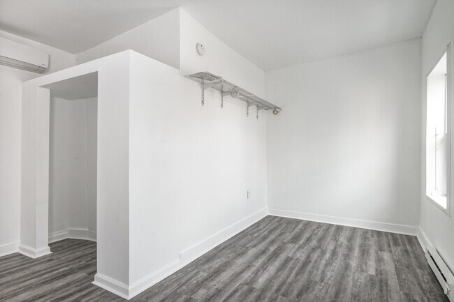 Building Photo - 1518 Ridge Ave