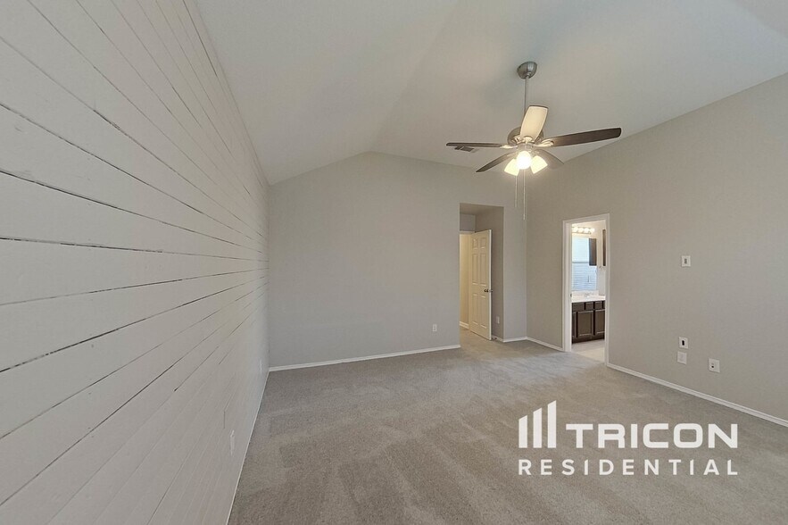 Building Photo - 205 Butternut Dr