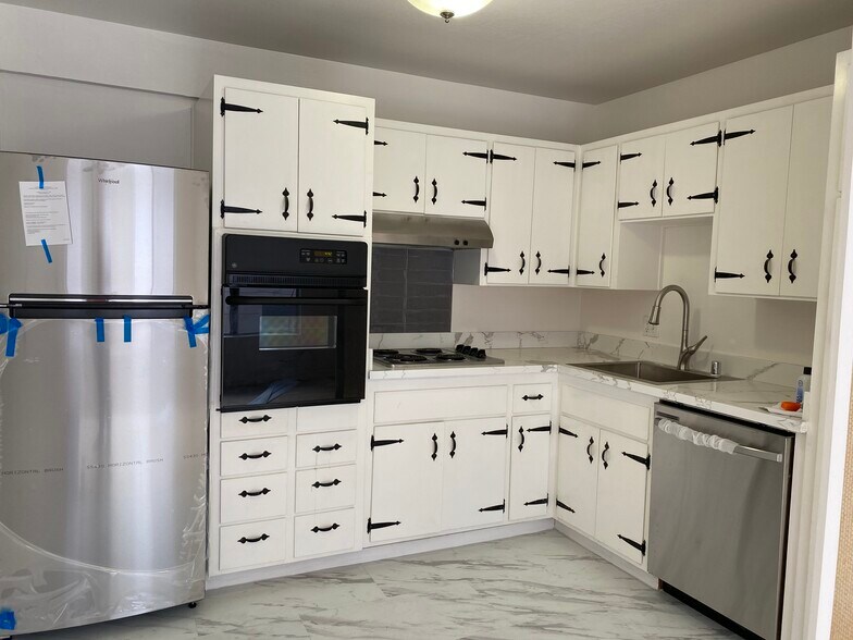 Building Photo - 1961 Clay St