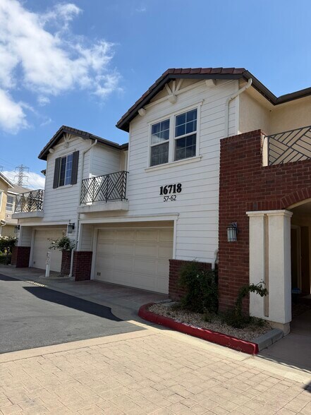 Building Photo - 16718 Nicklaus Dr