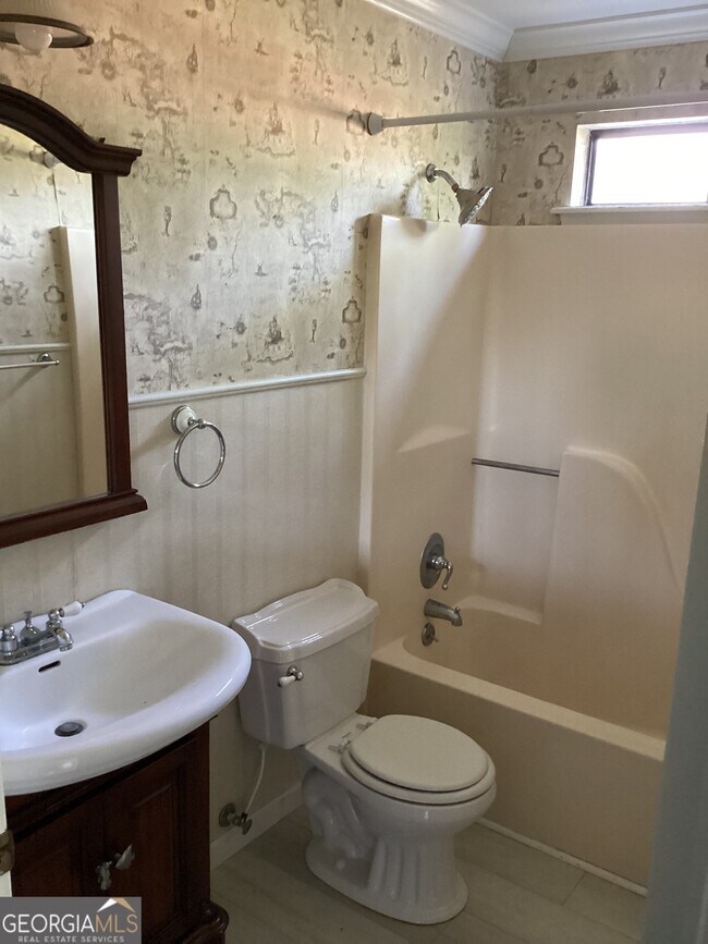 Building Photo - 2902 Plantation Dr