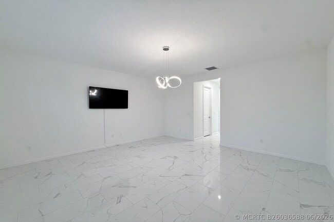 Building Photo - 10710 Hensley St