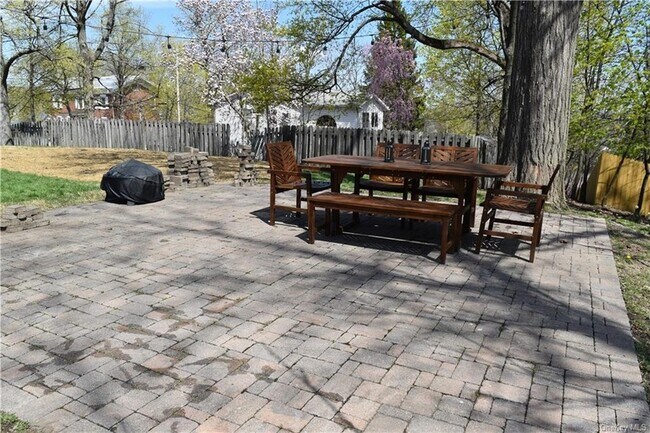 Building Photo - 23 Clark Ave