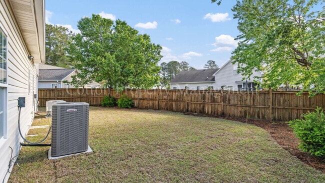 Building Photo - 1010 Winterberry Cir