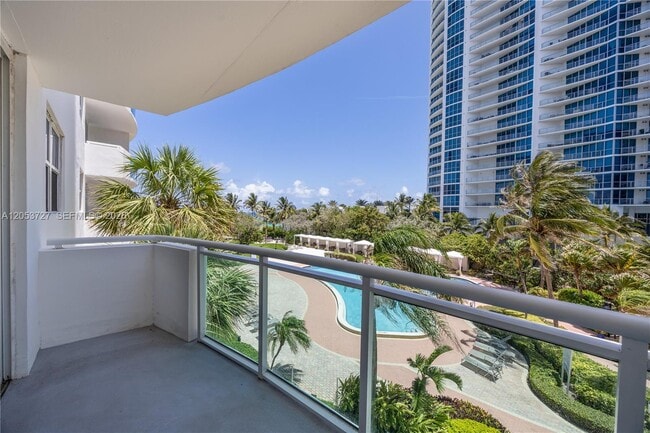 Building Photo - 3001 S Ocean Dr
