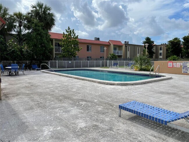 Building Photo - 4920 NW 79th Ave