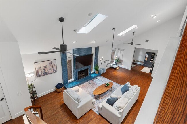 Building Photo - 3607 Laurel Ledge Ln