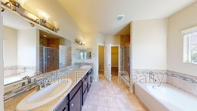 Building Photo - 1097 Antrim Loop