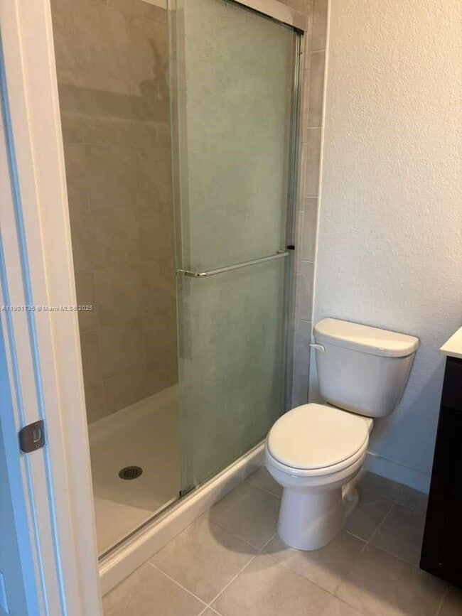 Building Photo - 449 NE 5th Ln