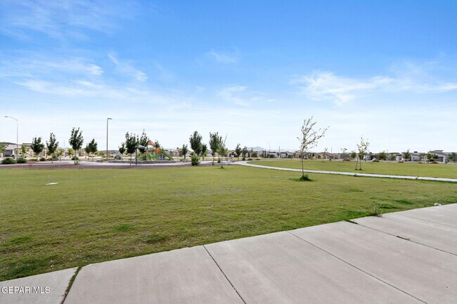 Building Photo - 12365 Desert Vista Ave