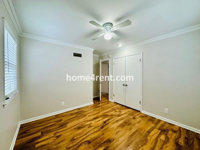 Building Photo - A Lovely Four Bedroom Home in Lenexa w/ Wood Floors, Finished Basement and a Fenced Yard!