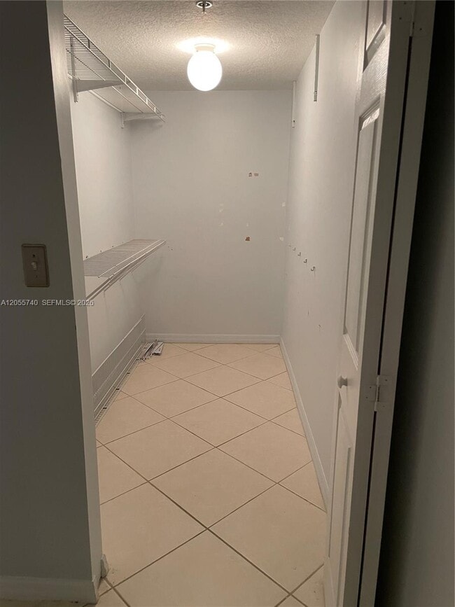 Building Photo - 2630 SW 28th St