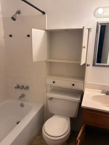 Building Photo - 100 Royal Oak Dr