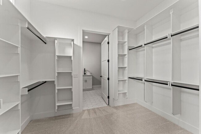 Building Photo - 3505 SW Radiance Ave