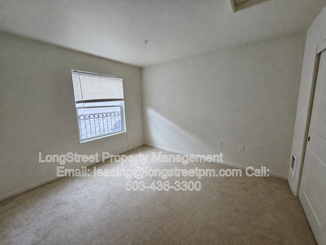 Building Photo - 20 SE 172nd Ave