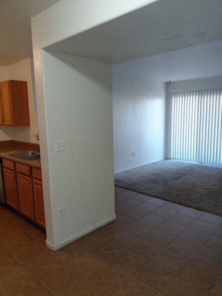 Building Photo - 7885 W Flamingo Rd