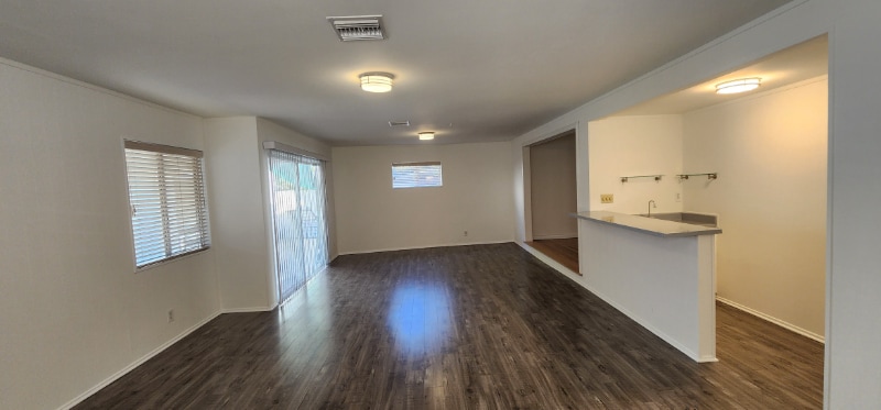 Building Photo - 4923 W 121st St