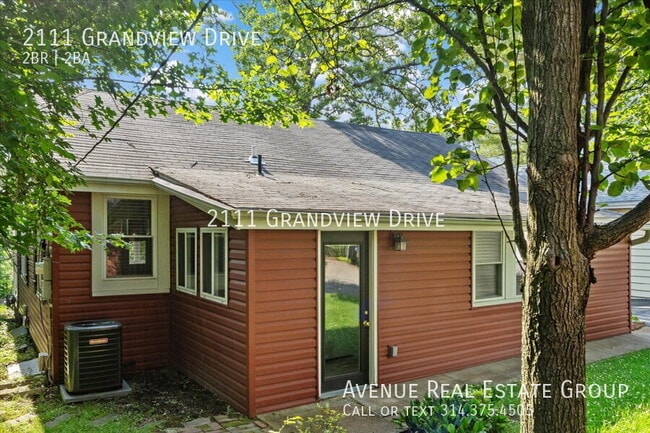 Building Photo - 2111 Grandview Dr