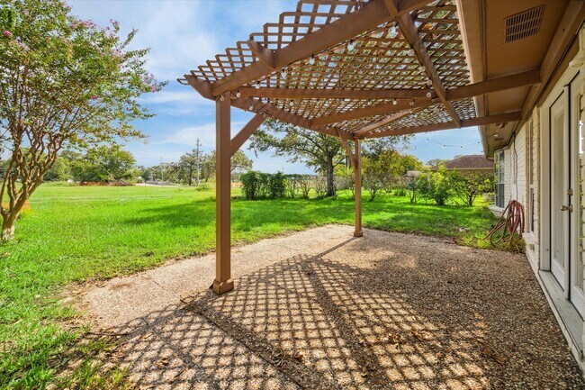 Building Photo - 5423 Bent Bough Ln