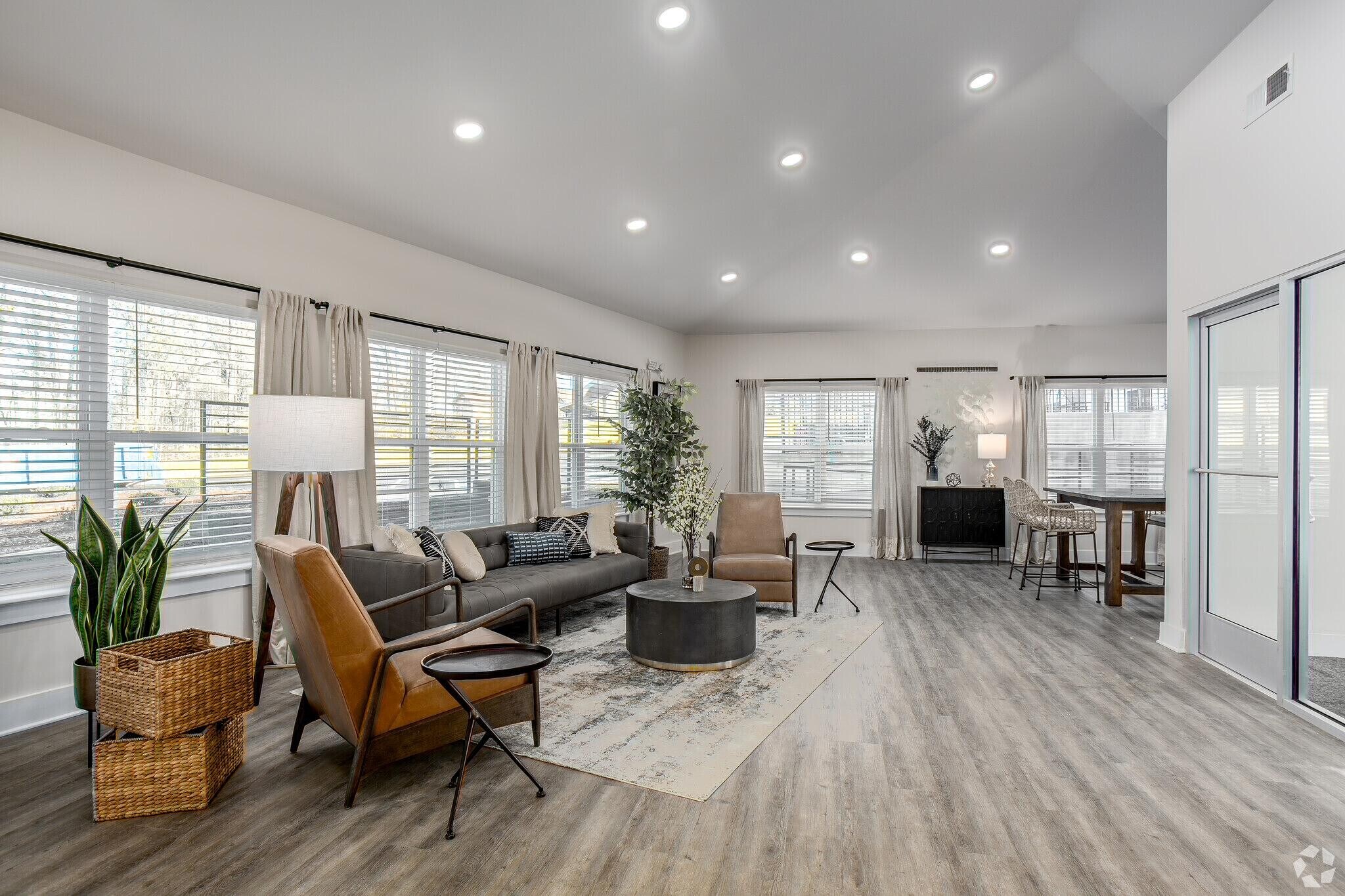 Building Photo - 170 Emery Ave NW