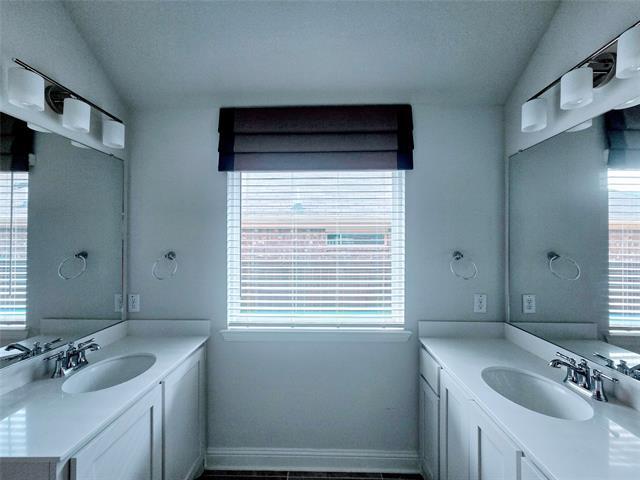 Building Photo - 260 Tallgrass Dr