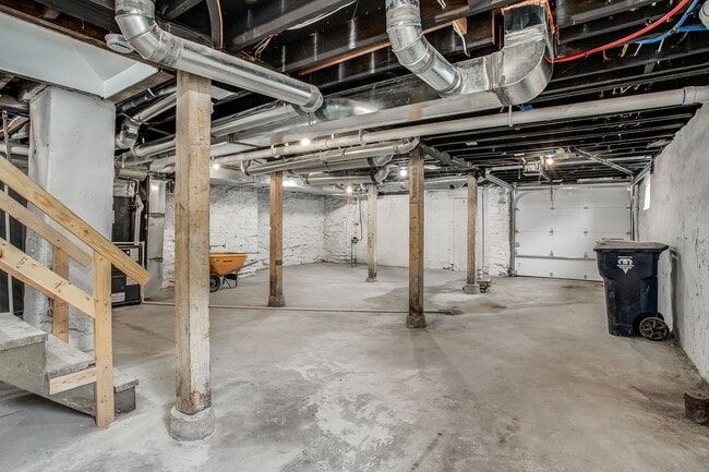 Building Photo - 4421 Bellefontaine Ave