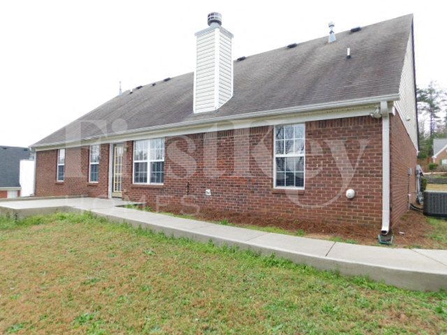 Building Photo - 830 James Ridge Dr