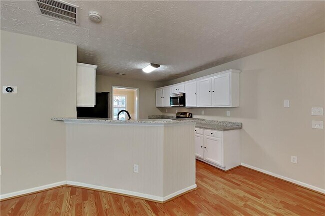 Building Photo - 7435 Calm Springs Dr