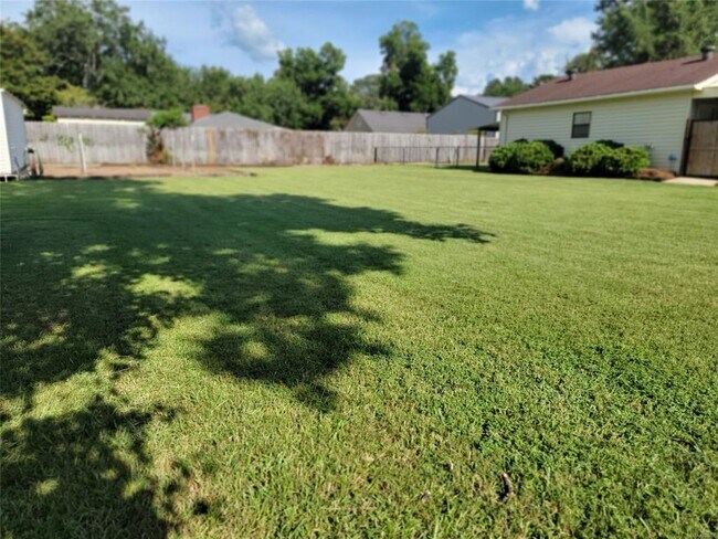 Building Photo - 8107 Pinto Ln