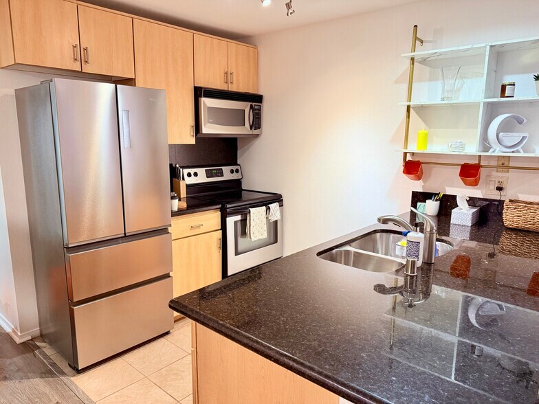 Building Photo - 101 Market St