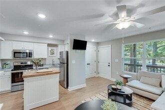 Building Photo - 710 Jesse Jewell Pkwy SE