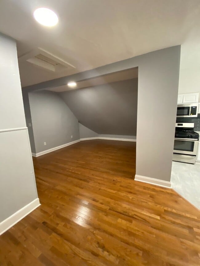 Building Photo - 363 Sherman Ave