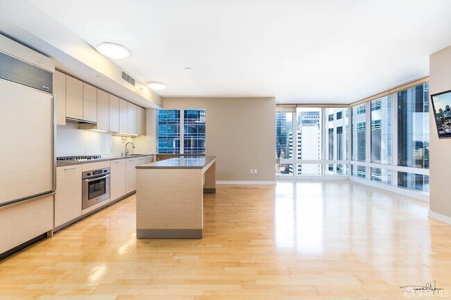 Building Photo - 301 Mission St