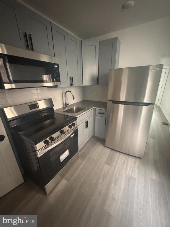 Building Photo - 112 E Huntingdon St