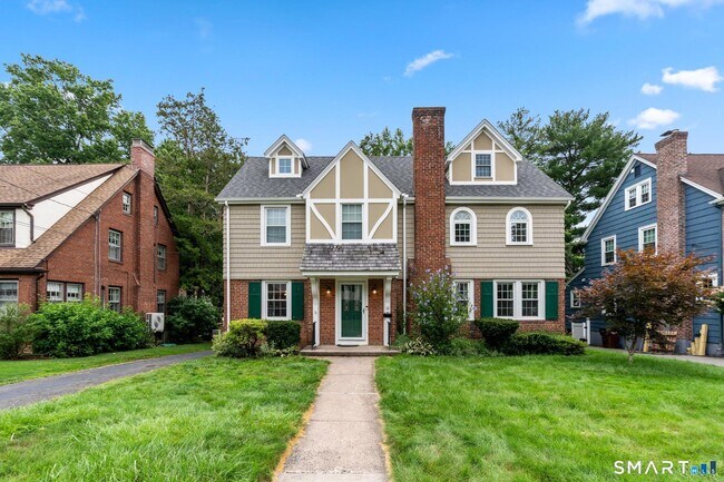 Building Photo - 12 Middlefield Dr