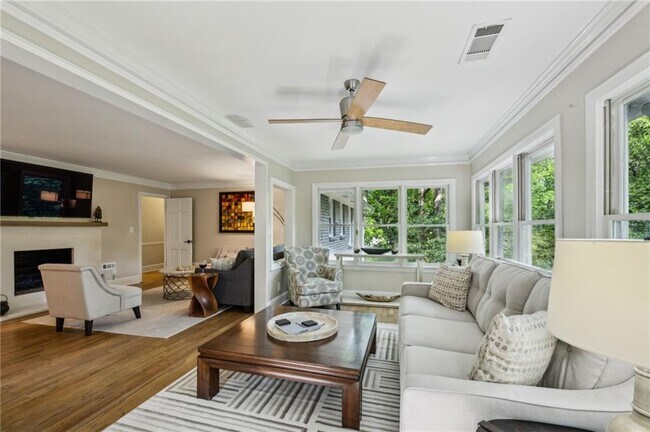 Building Photo - 1130 Angelo Ct NE