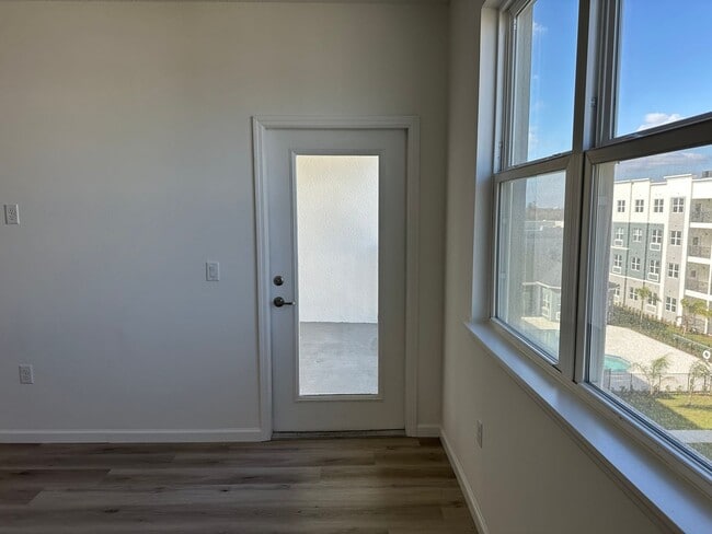 Building Photo - Beautiful 2 Bedroom, 2 Bathroom Apartment in Prime Orlando Location – 1 Month Free!