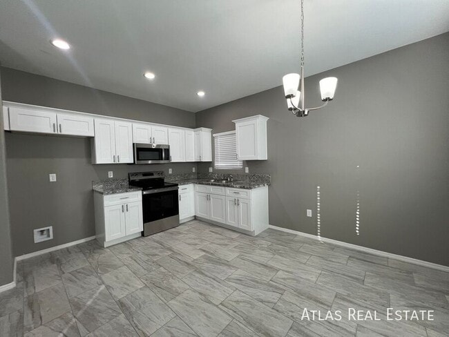 Building Photo - 43 W Lester St