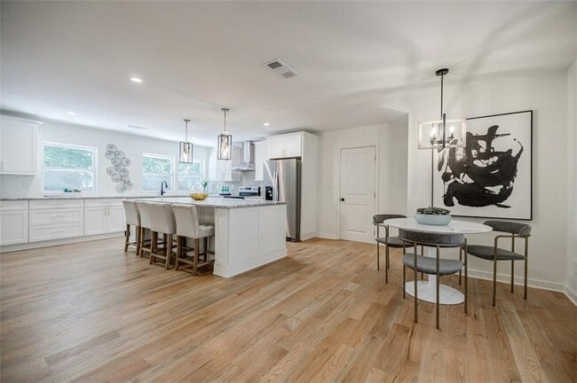 Building Photo - 3154 N Druid Hills Rd