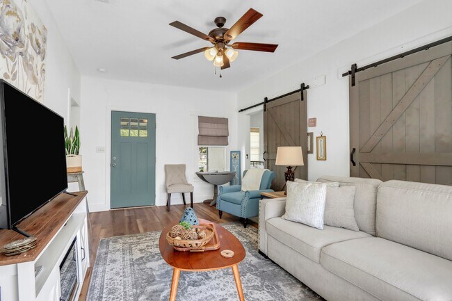 Building Photo - 569 Wright Ave