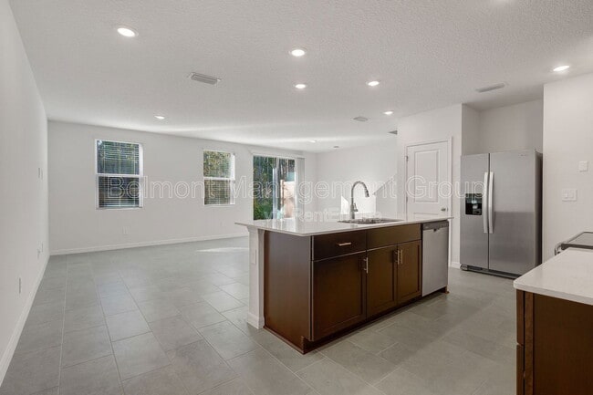 Building Photo - 1122 Bradford Pk Dr