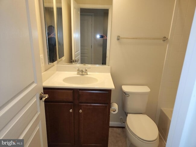Building Photo - 23074 Foxglove Way