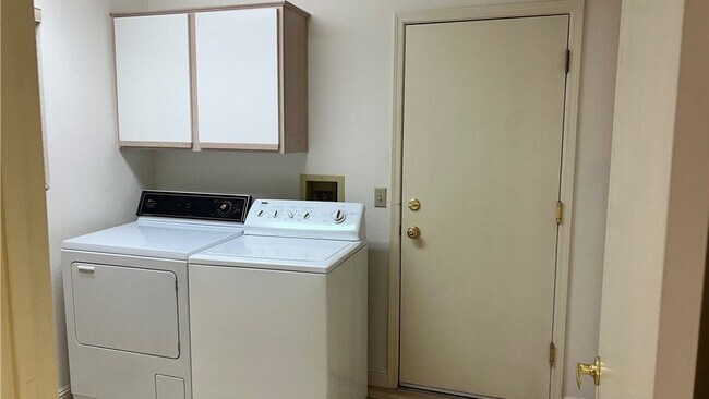 Building Photo - 2516 Sunup Dr