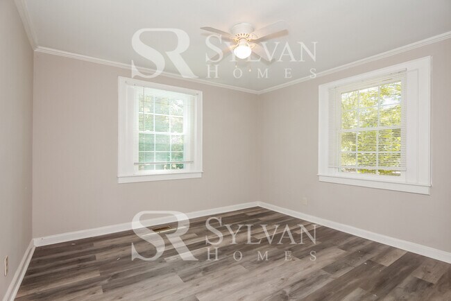 Building Photo - Enjoy living the good life in this 4 bedroom, 2 bathroom home