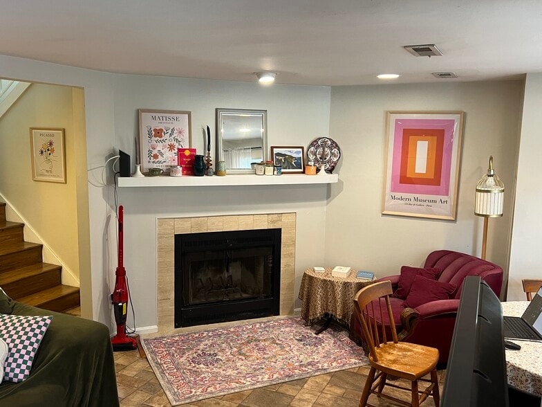Family Room - 1124 25th St NW