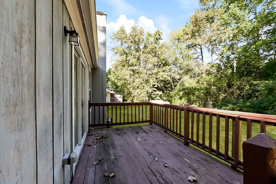 Building Photo - 3122 Chippewa Dr